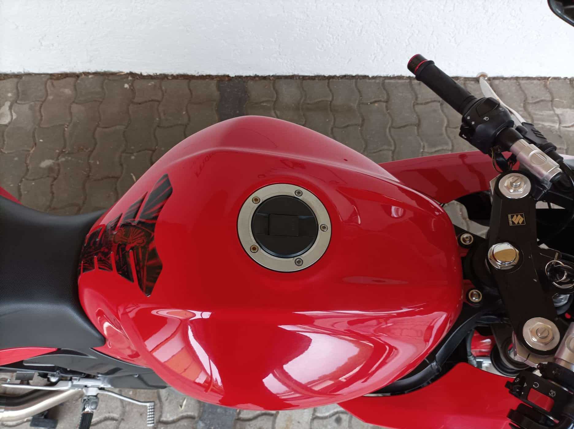 Großes Vorschaubild des Motorrades in einem Bilderkarussell