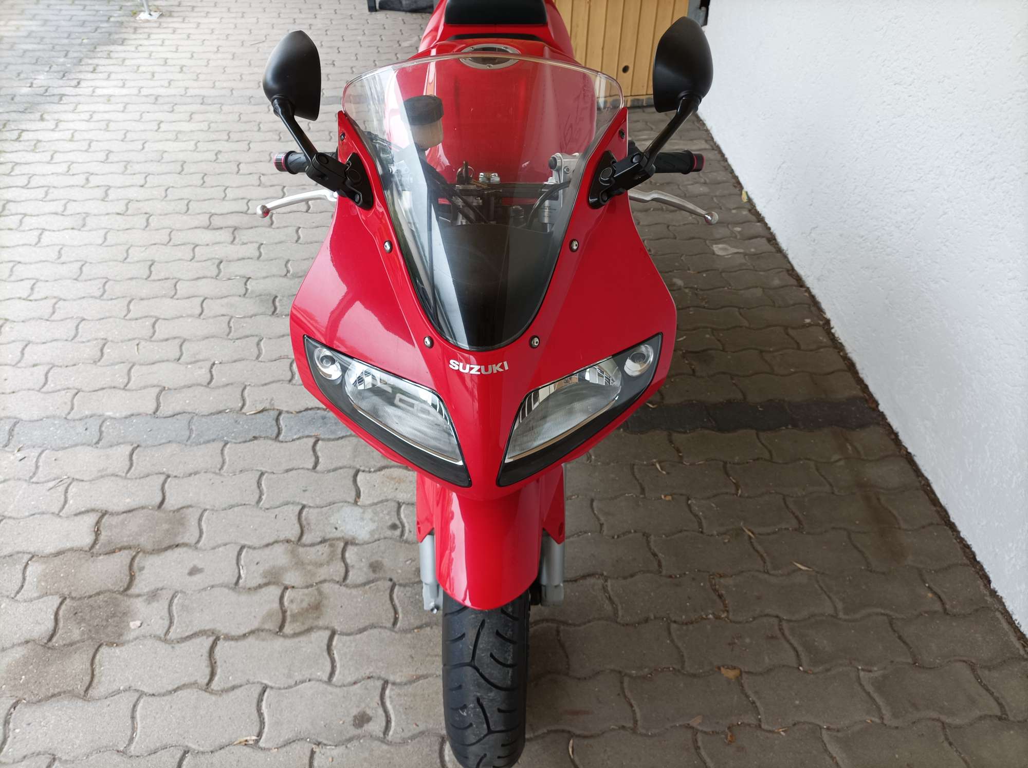 Großes Vorschaubild des Motorrades in einem Bilderkarussell