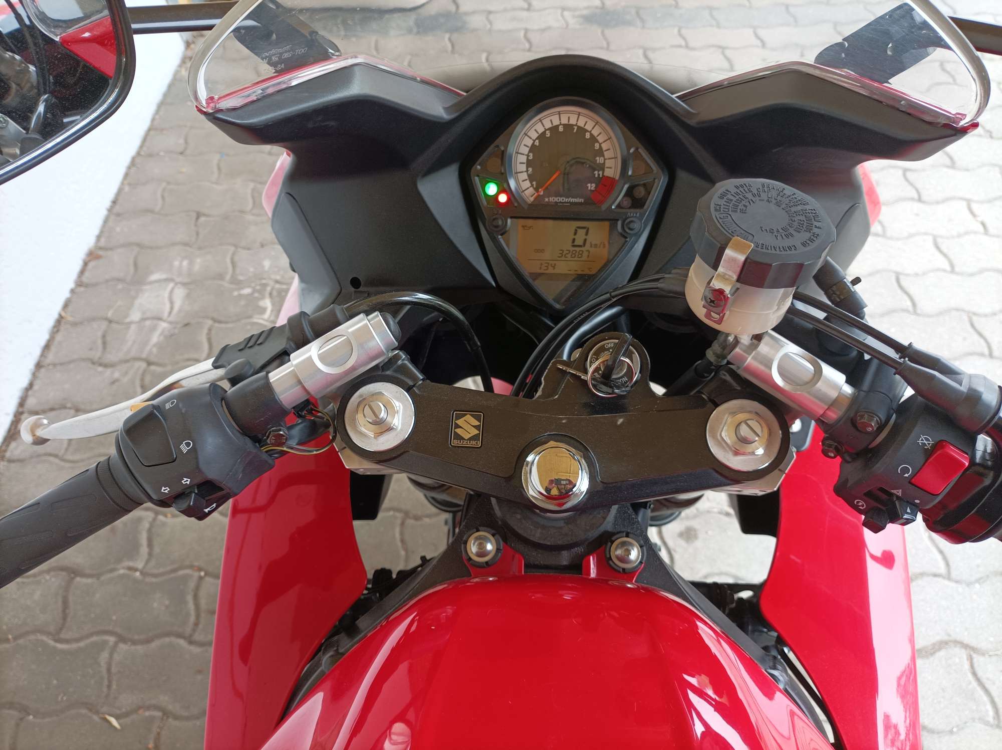 Großes Vorschaubild des Motorrades in einem Bilderkarussell