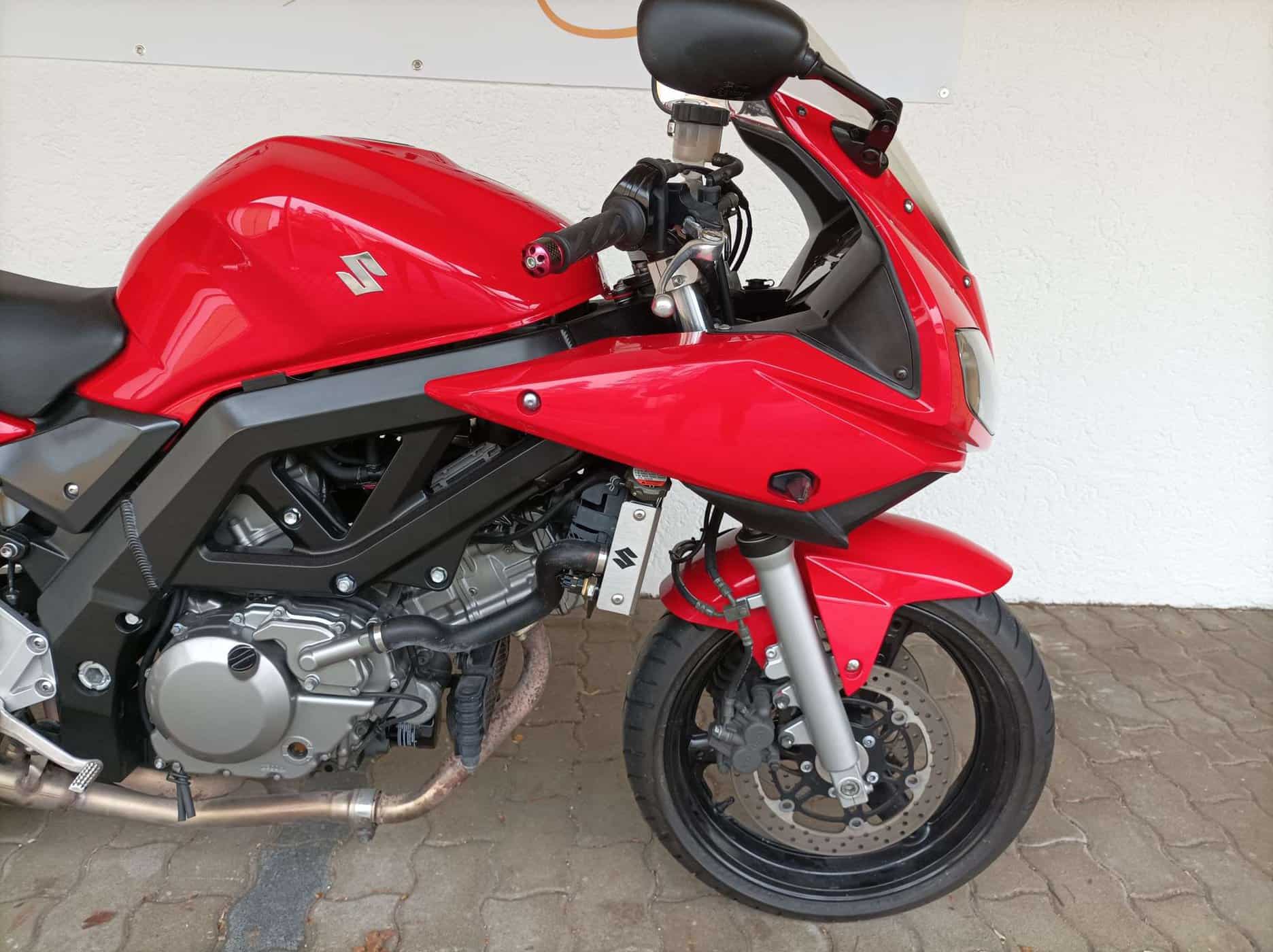 Großes Vorschaubild des Motorrades in einem Bilderkarussell