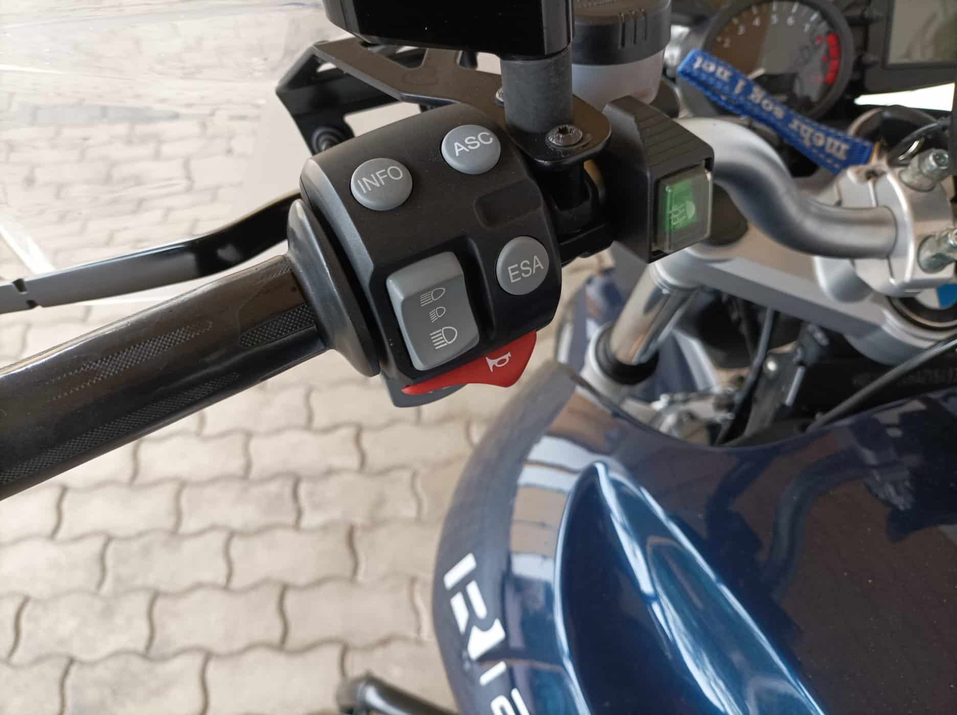 Großes Vorschaubild des Motorrades in einem Bilderkarussell