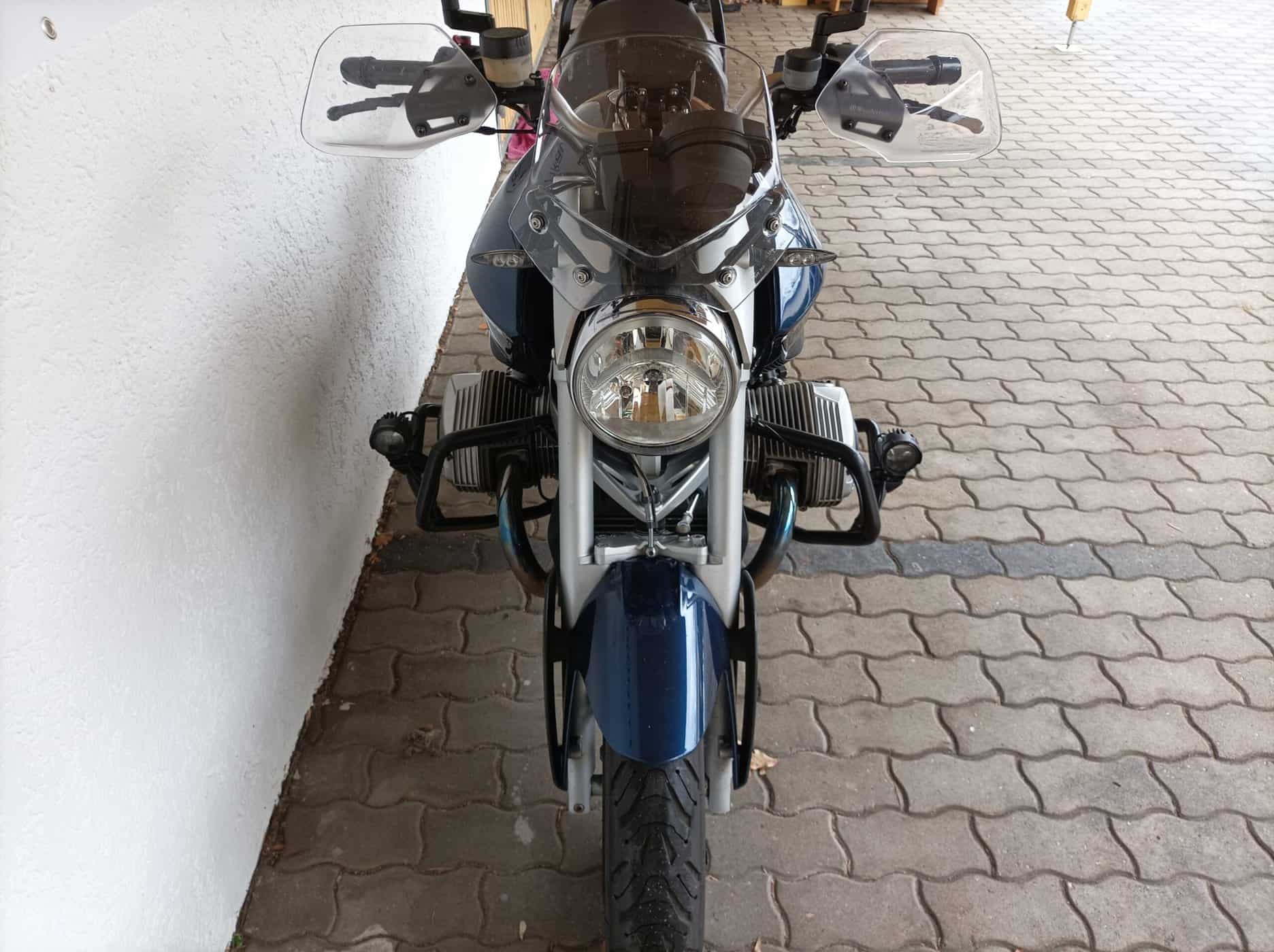 Großes Vorschaubild des Motorrades in einem Bilderkarussell