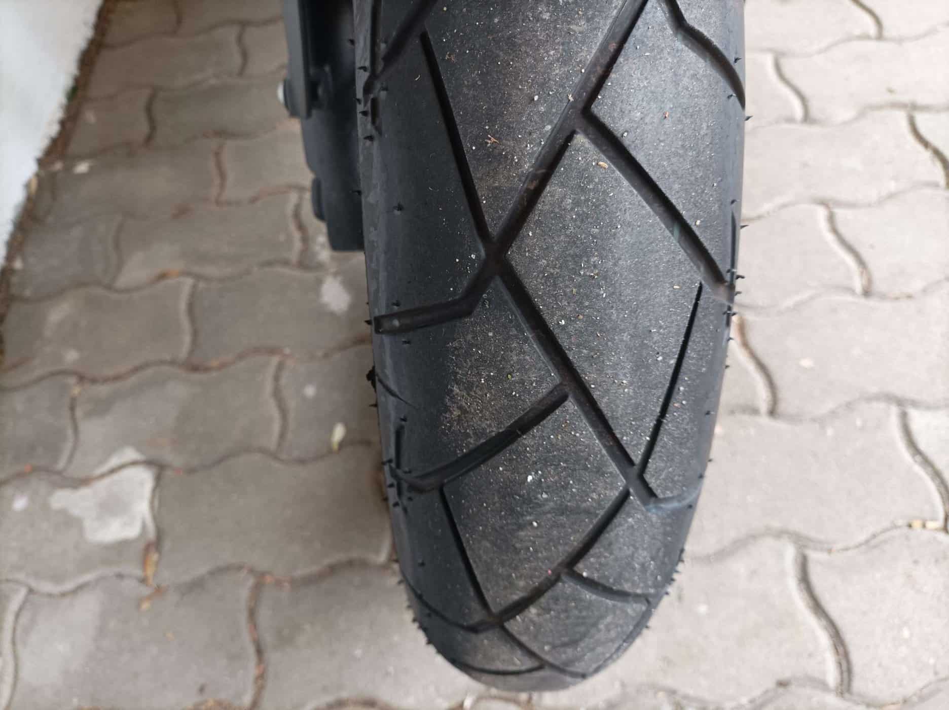 Großes Vorschaubild des Motorrades in einem Bilderkarussell