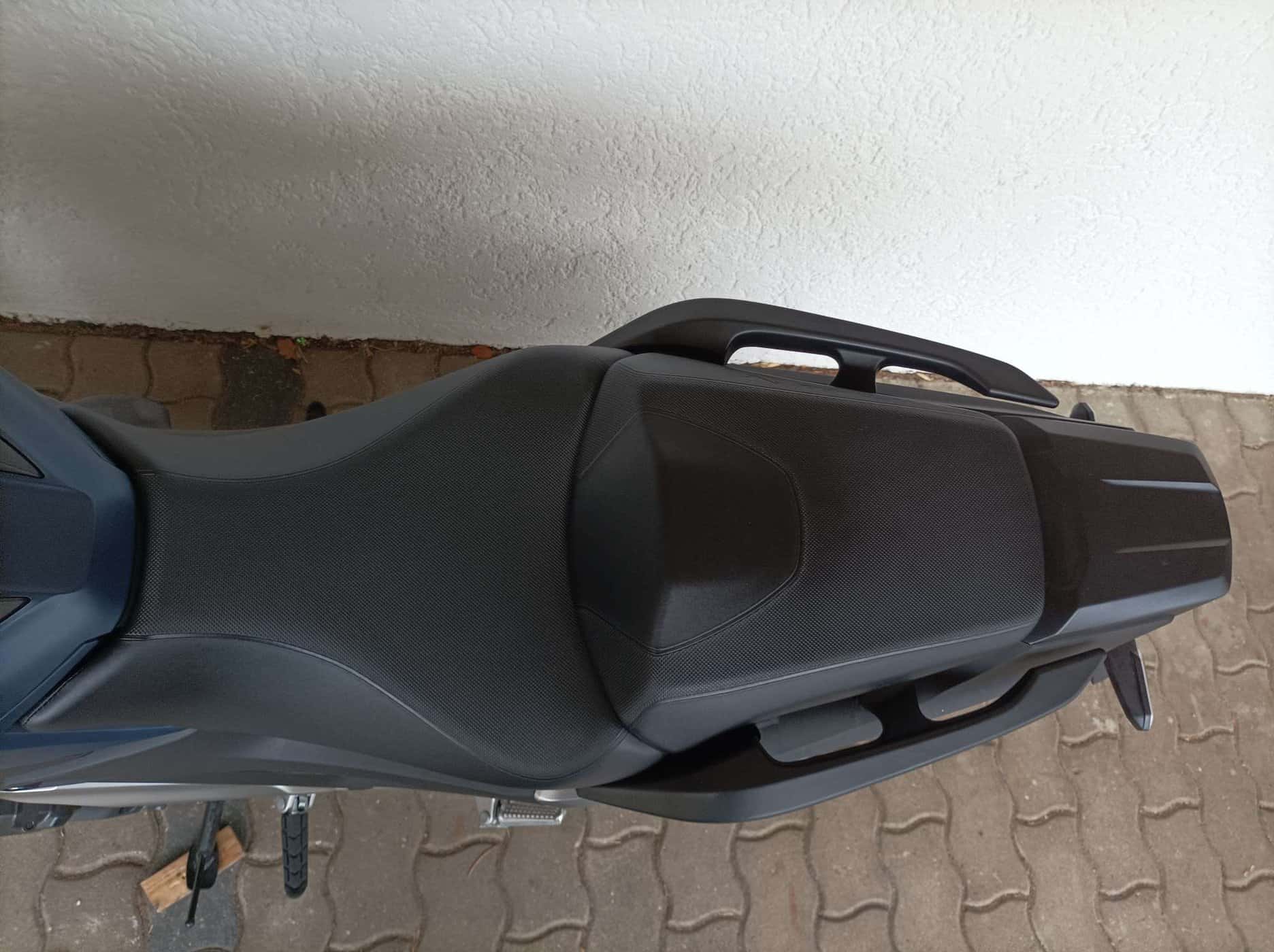Großes Vorschaubild des Motorrades in einem Bilderkarussell