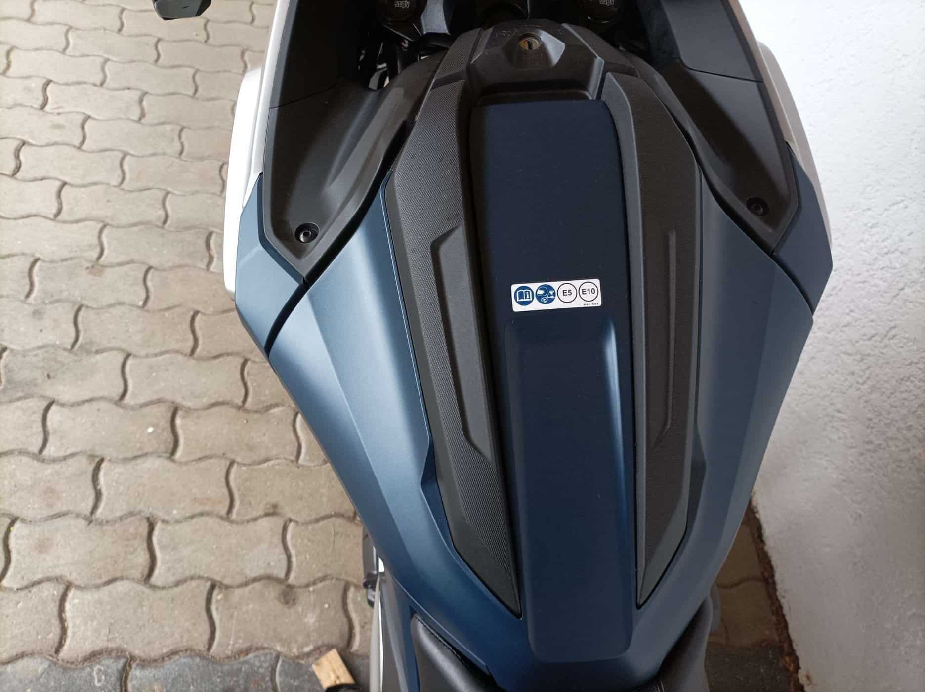 Großes Vorschaubild des Motorrades in einem Bilderkarussell