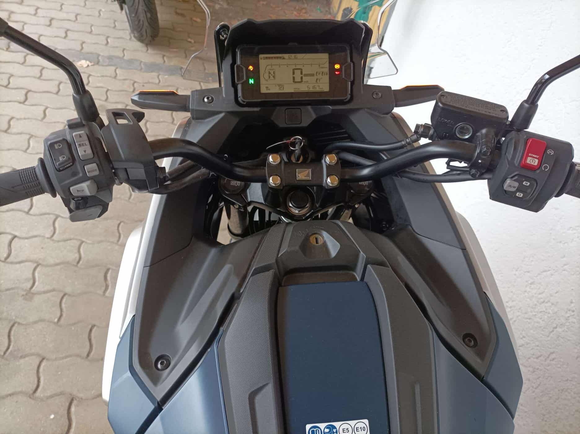 Großes Vorschaubild des Motorrades in einem Bilderkarussell