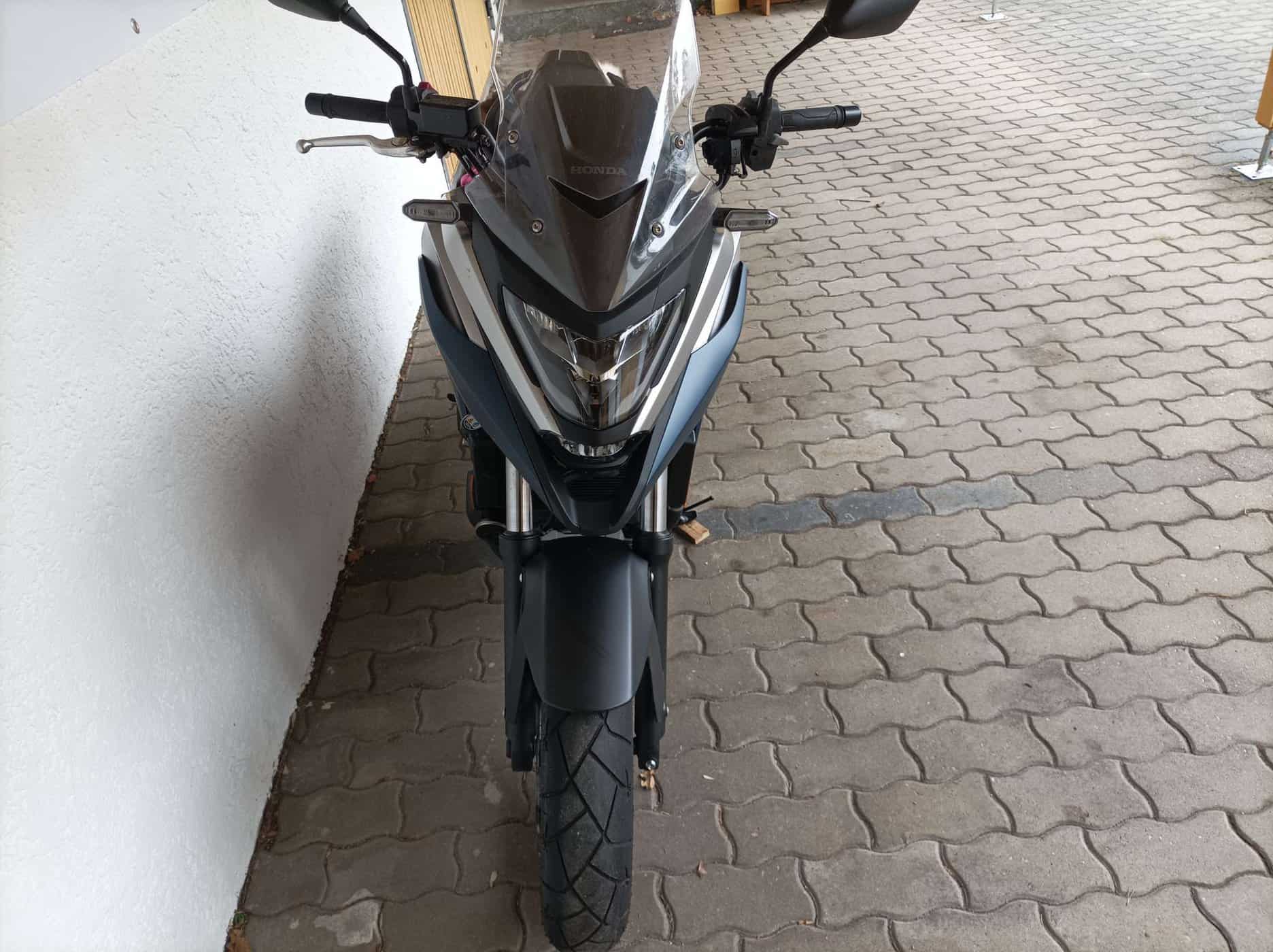 Großes Vorschaubild des Motorrades in einem Bilderkarussell