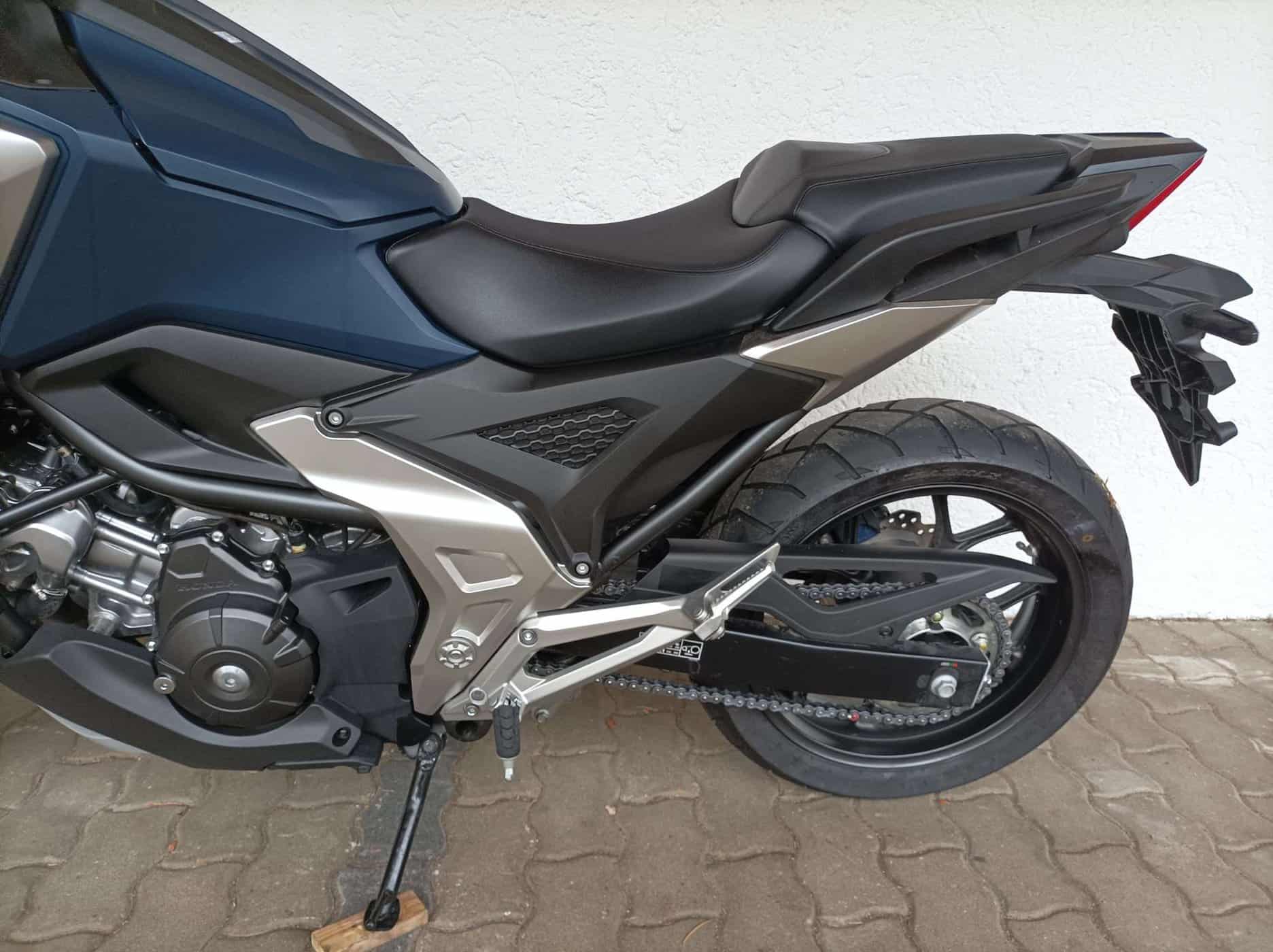 Großes Vorschaubild des Motorrades in einem Bilderkarussell