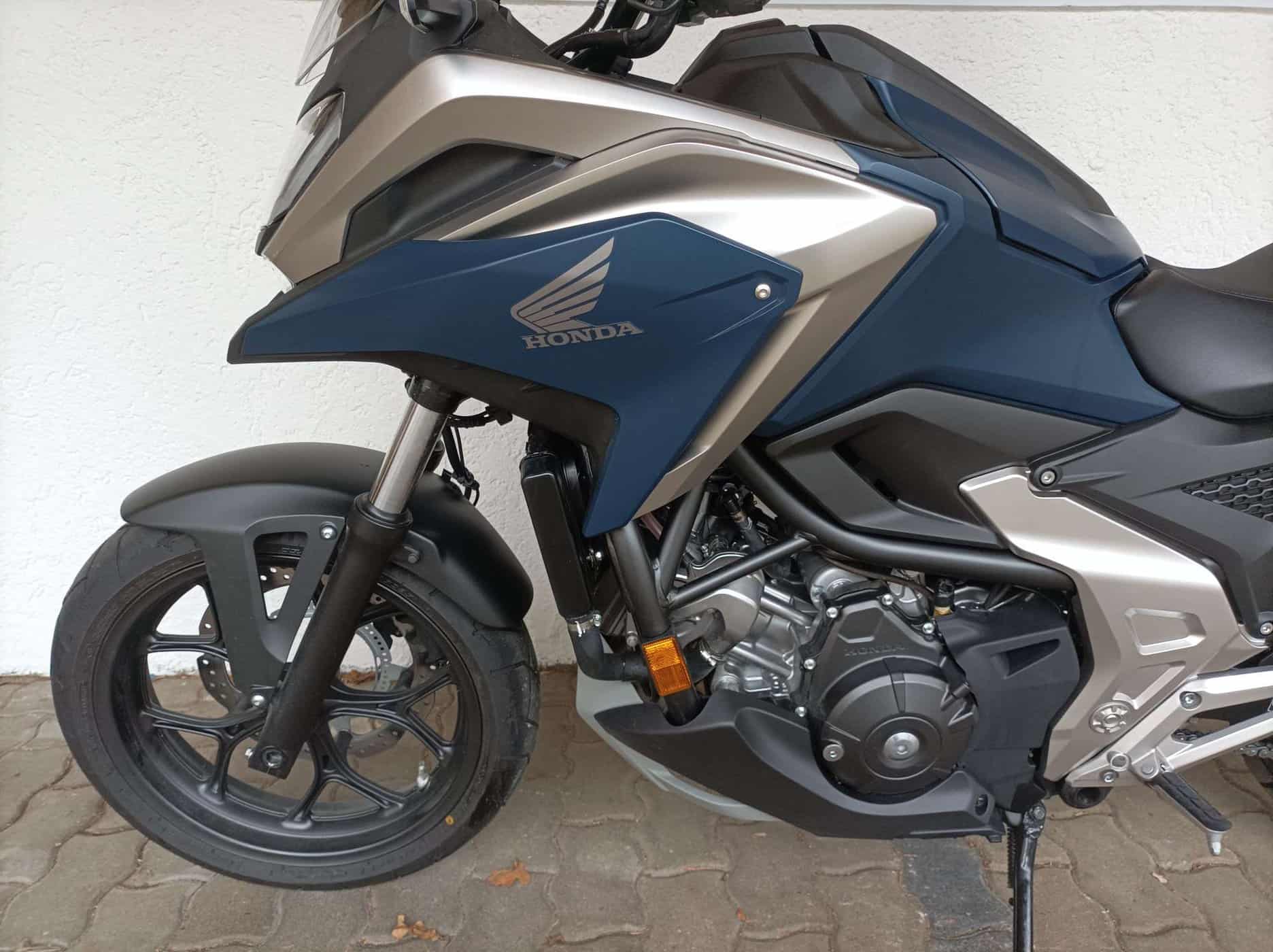Großes Vorschaubild des Motorrades in einem Bilderkarussell