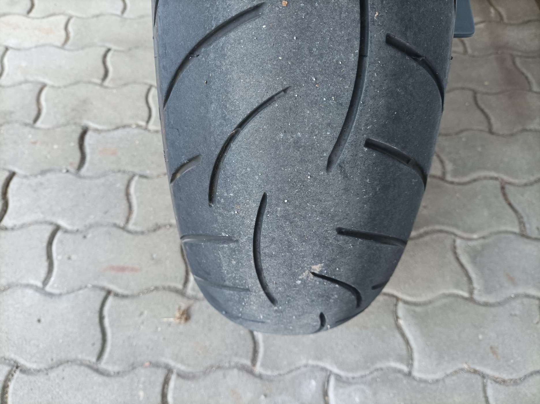 Großes Vorschaubild des Motorrades in einem Bilderkarussell