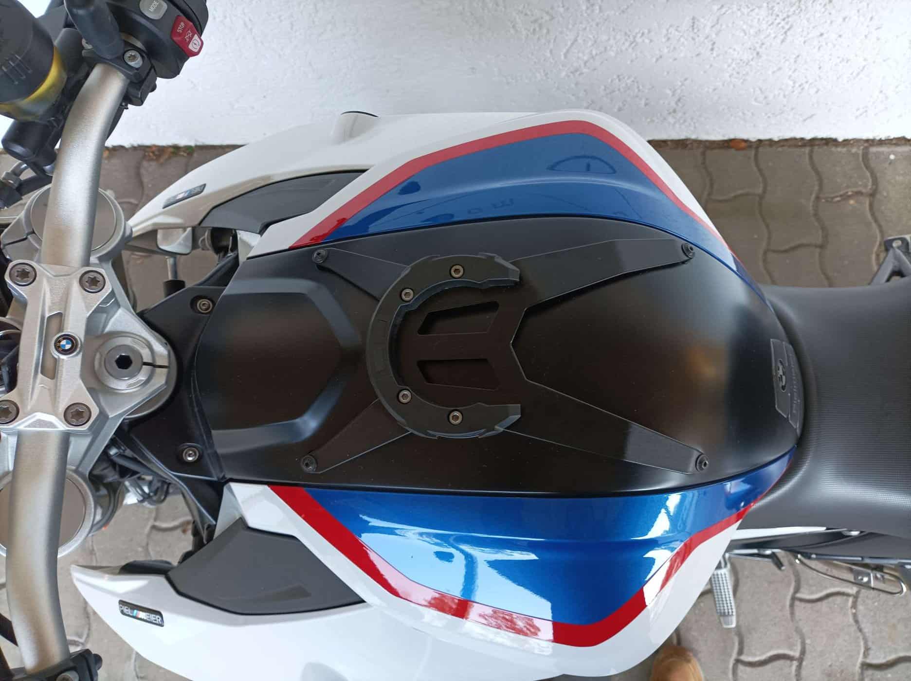 Großes Vorschaubild des Motorrades in einem Bilderkarussell