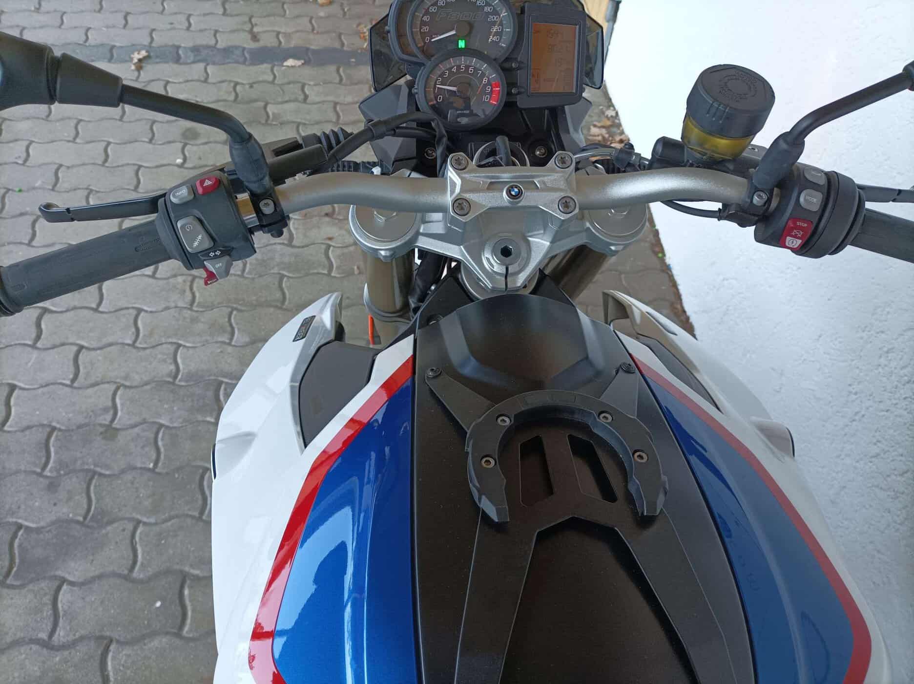 Großes Vorschaubild des Motorrades in einem Bilderkarussell