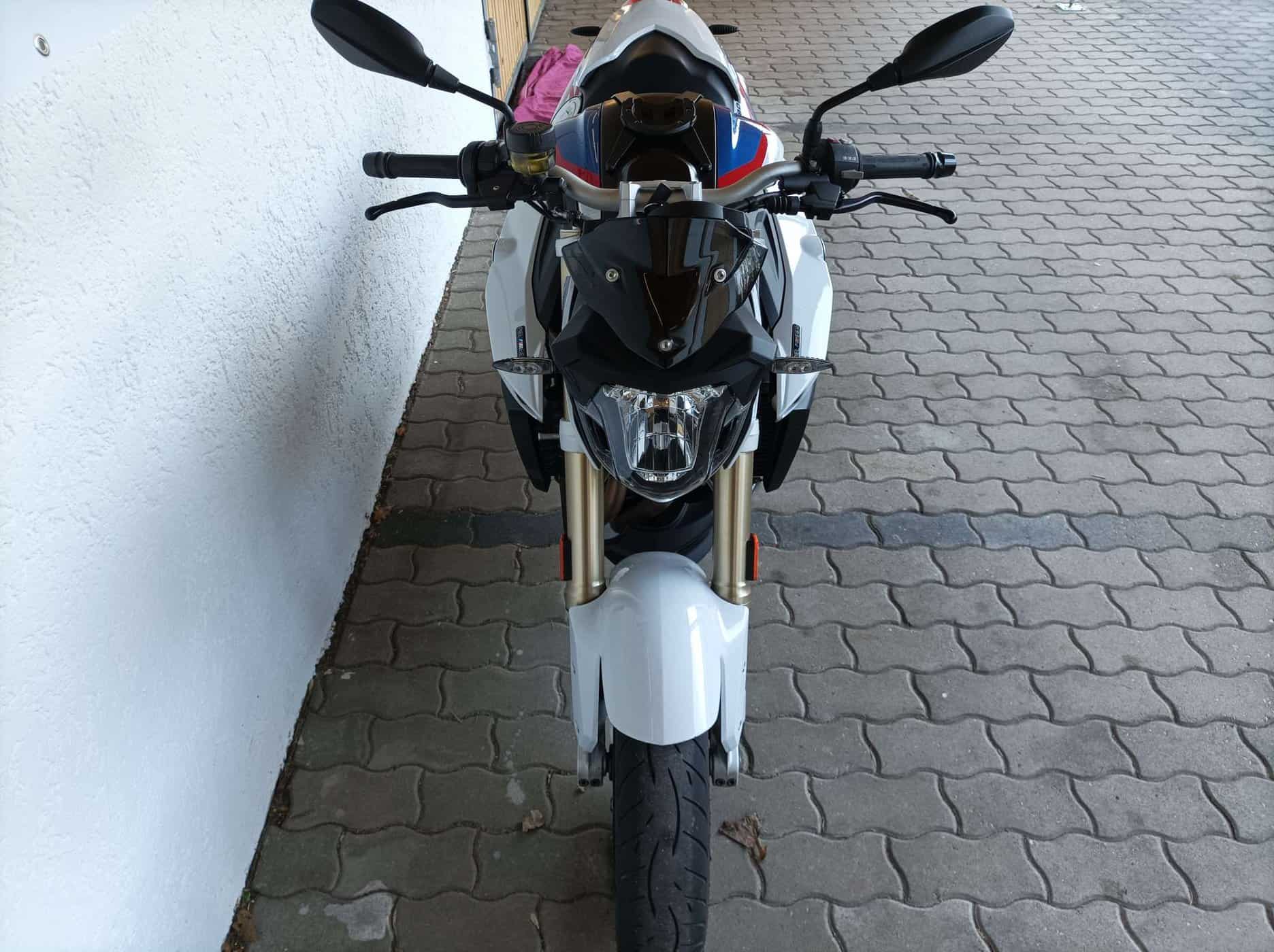 Großes Vorschaubild des Motorrades in einem Bilderkarussell