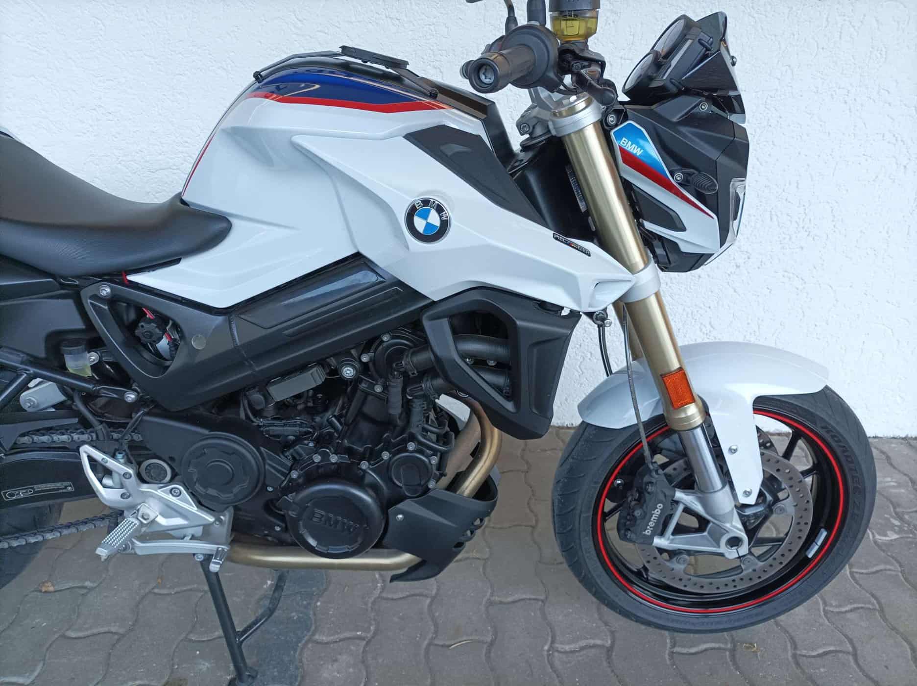Großes Vorschaubild des Motorrades in einem Bilderkarussell