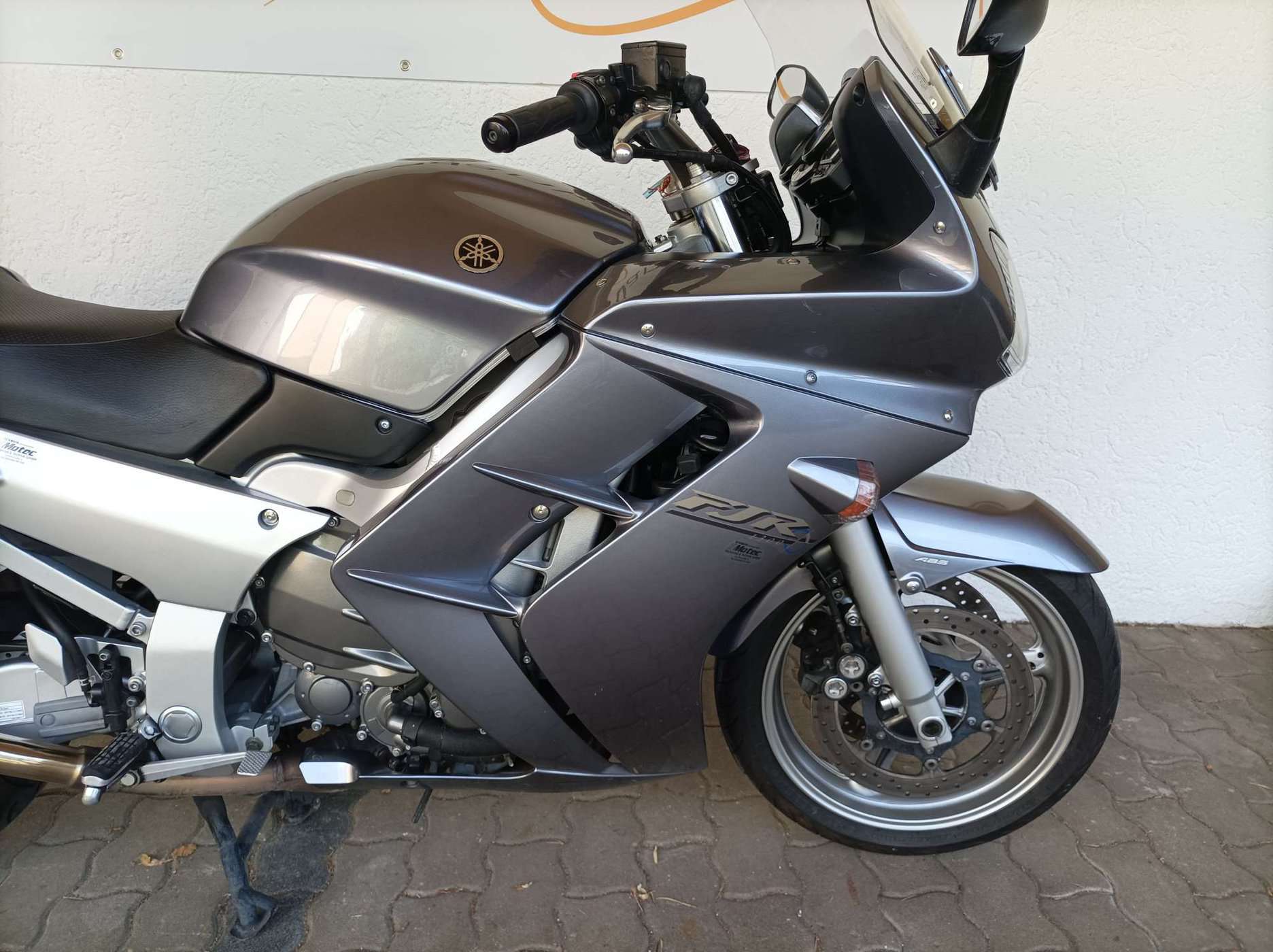 Großes Vorschaubild des Motorrades in einem Bilderkarussell