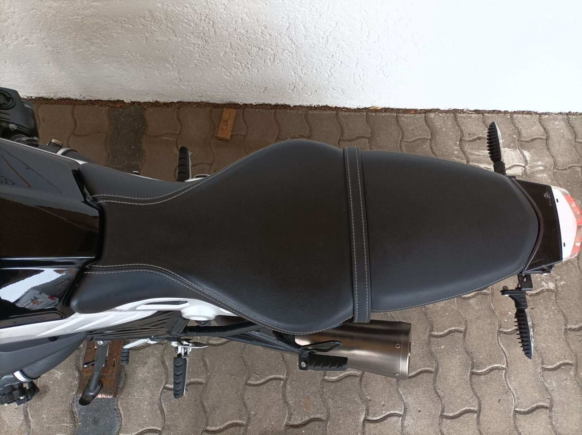 Großes Vorschaubild des Motorrades in einem Bilderkarussell