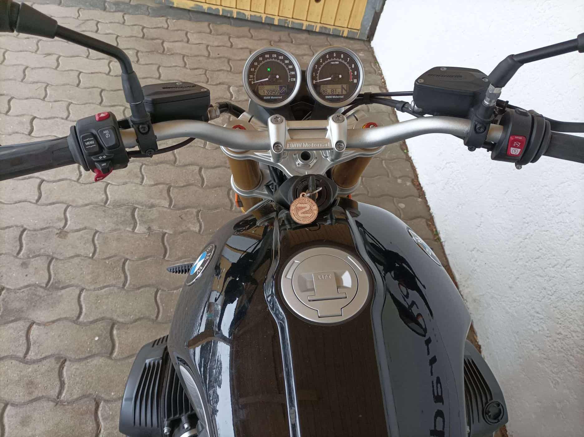 Großes Vorschaubild des Motorrades in einem Bilderkarussell