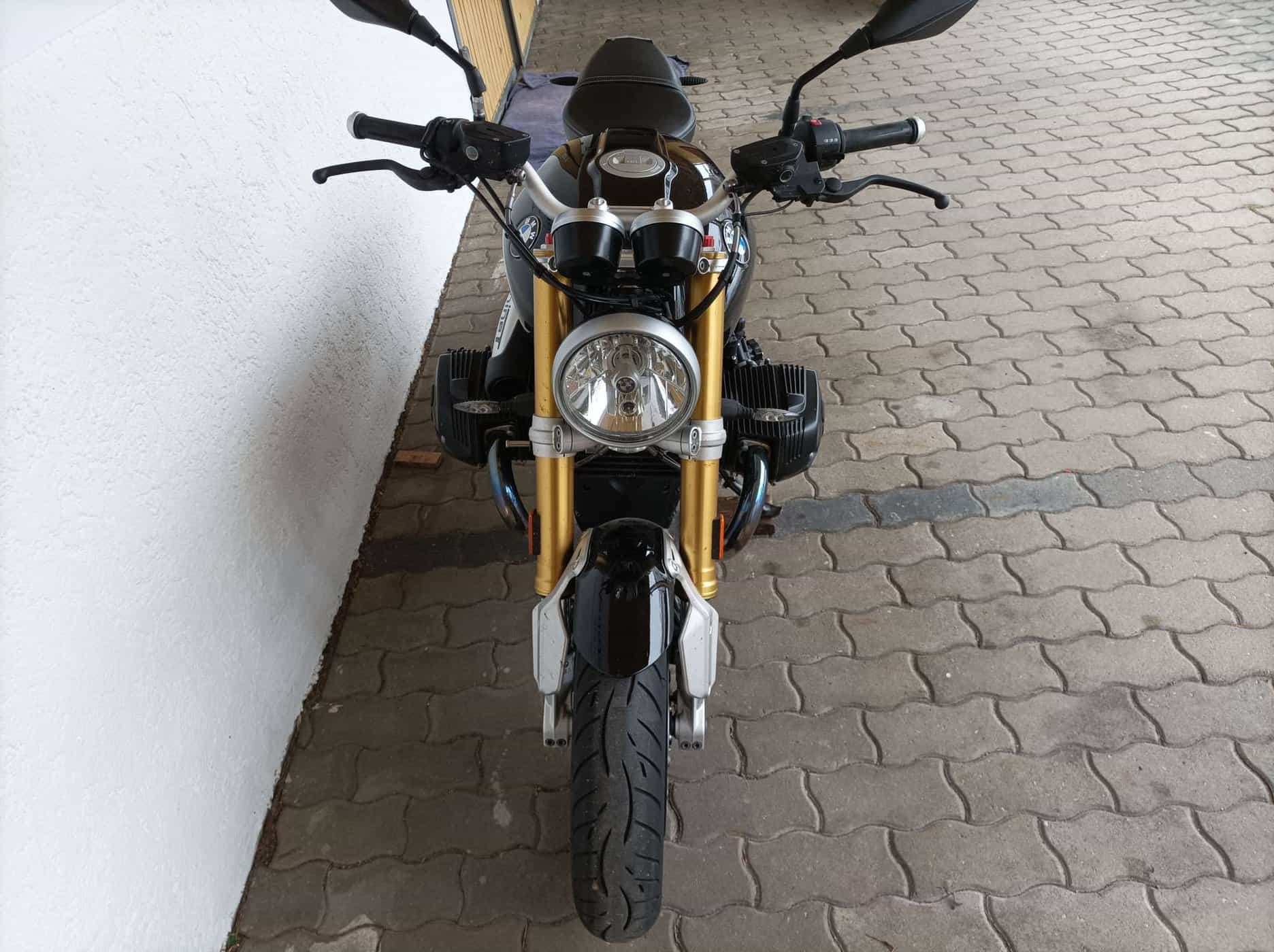 Großes Vorschaubild des Motorrades in einem Bilderkarussell