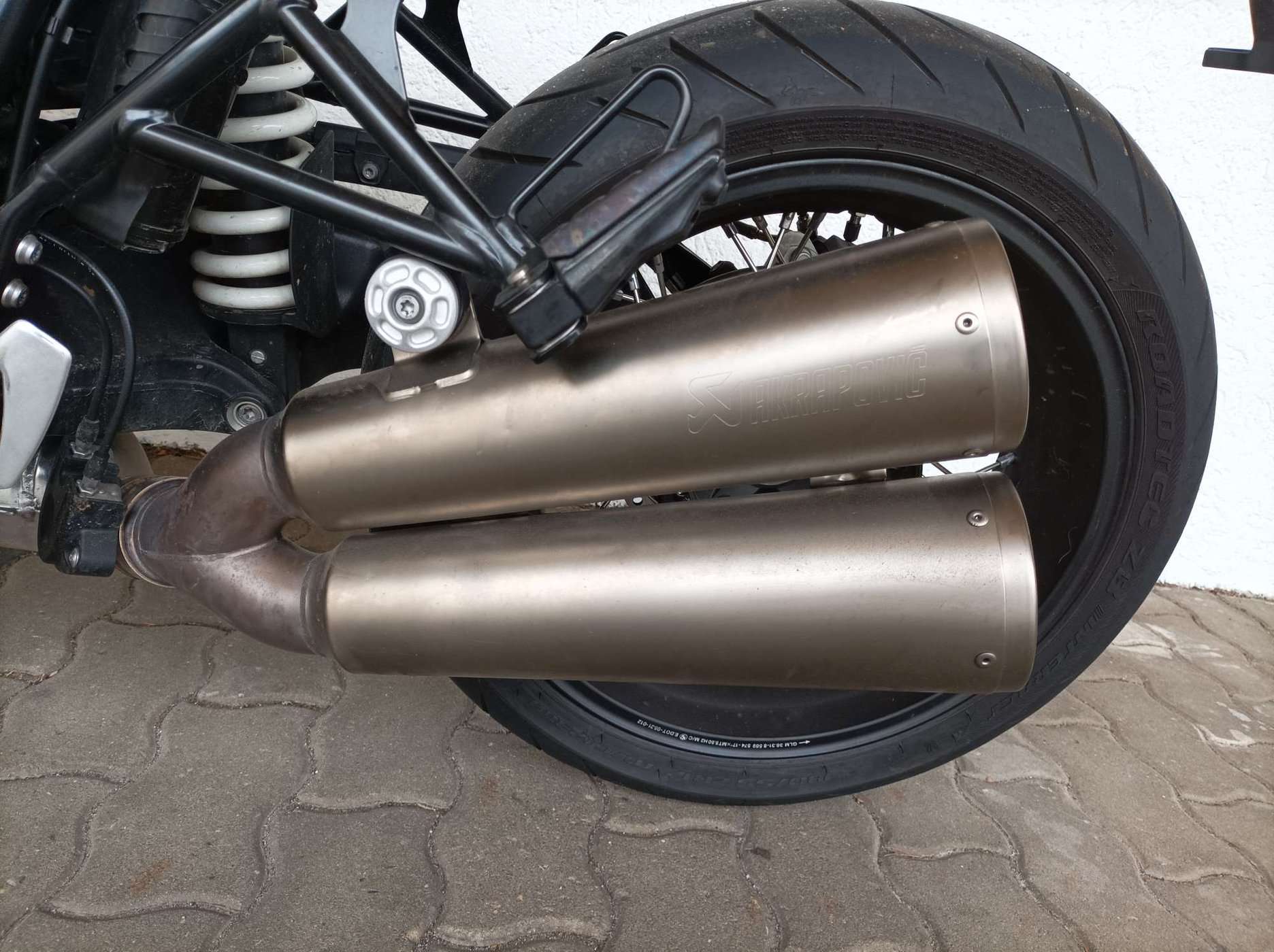 Großes Vorschaubild des Motorrades in einem Bilderkarussell