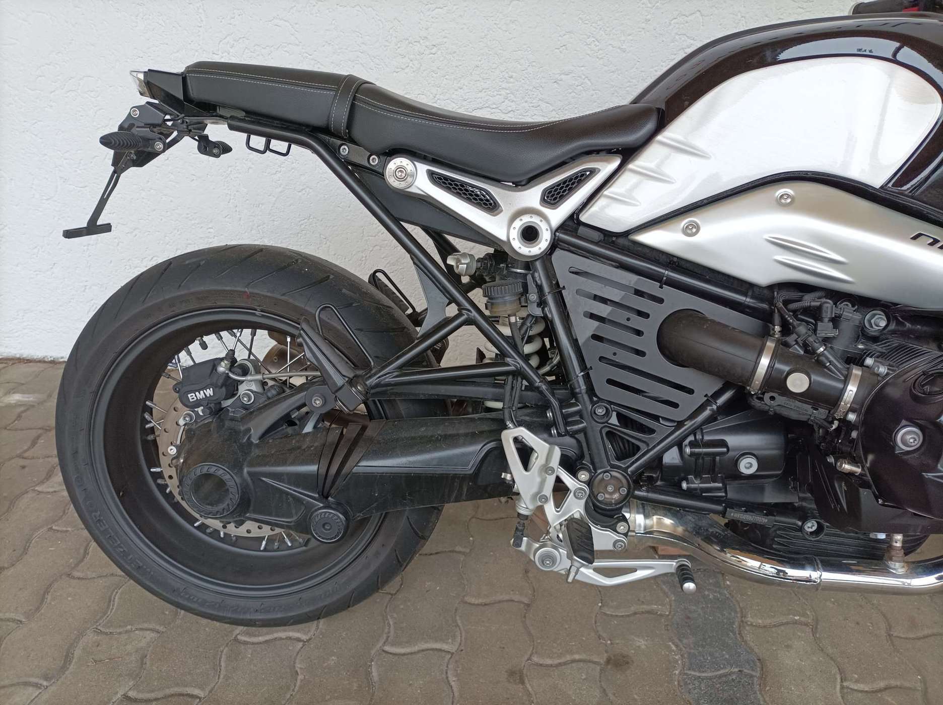 Großes Vorschaubild des Motorrades in einem Bilderkarussell
