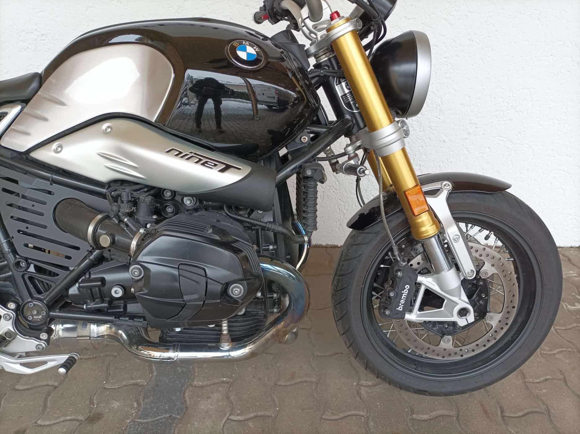 Großes Vorschaubild des Motorrades in einem Bilderkarussell