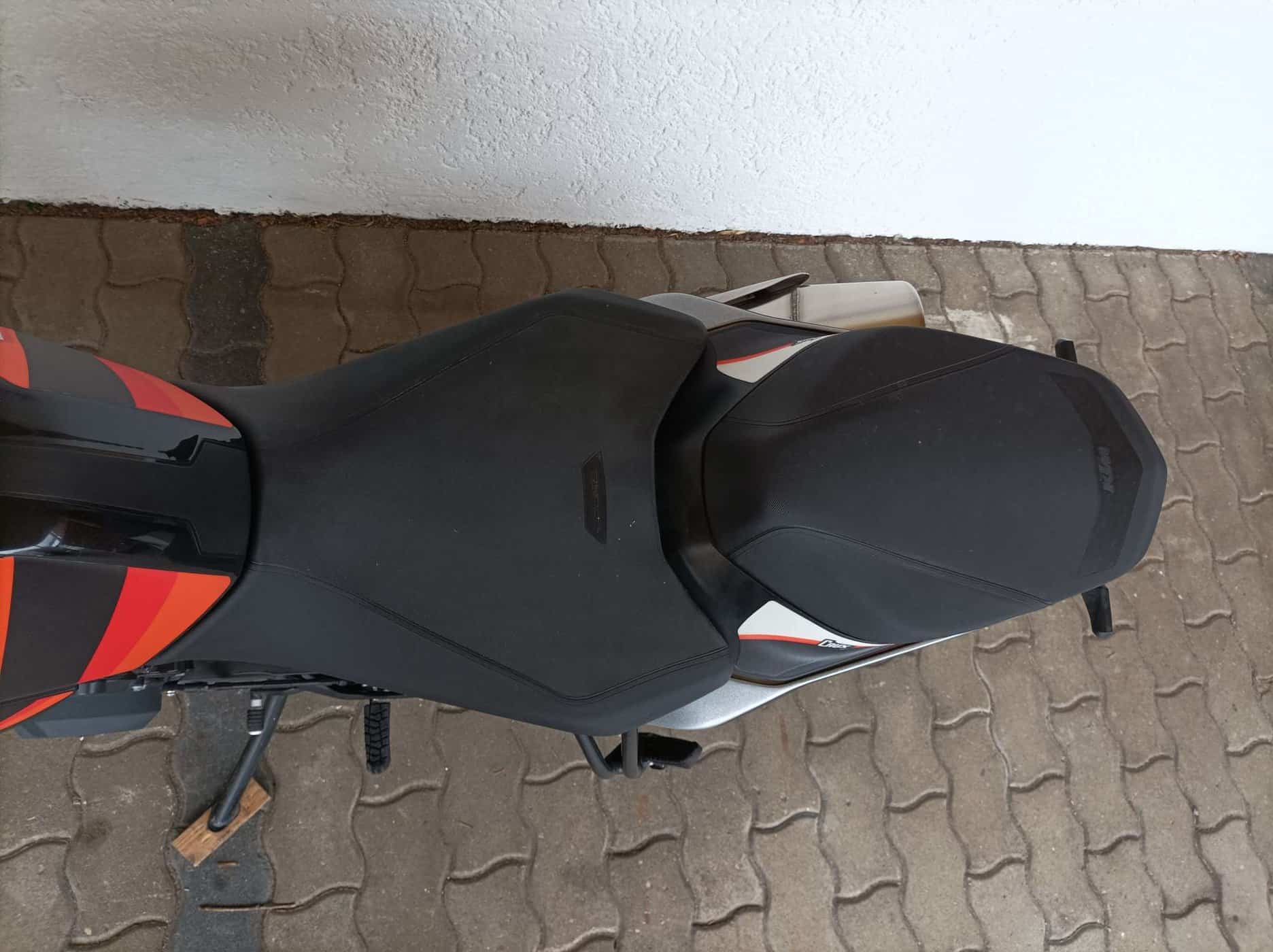 Großes Vorschaubild des Motorrades in einem Bilderkarussell