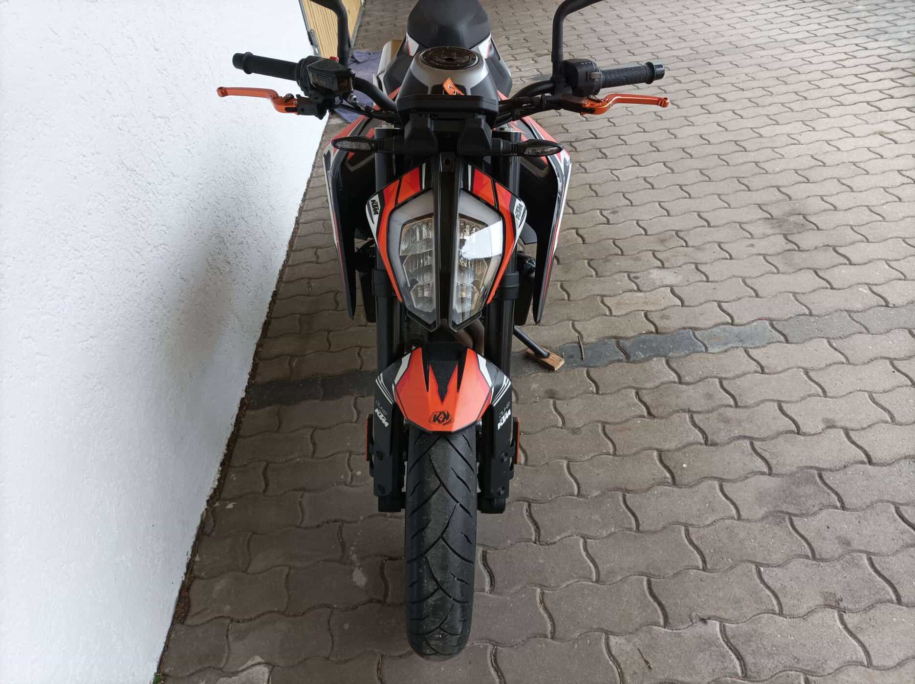 Großes Vorschaubild des Motorrades in einem Bilderkarussell