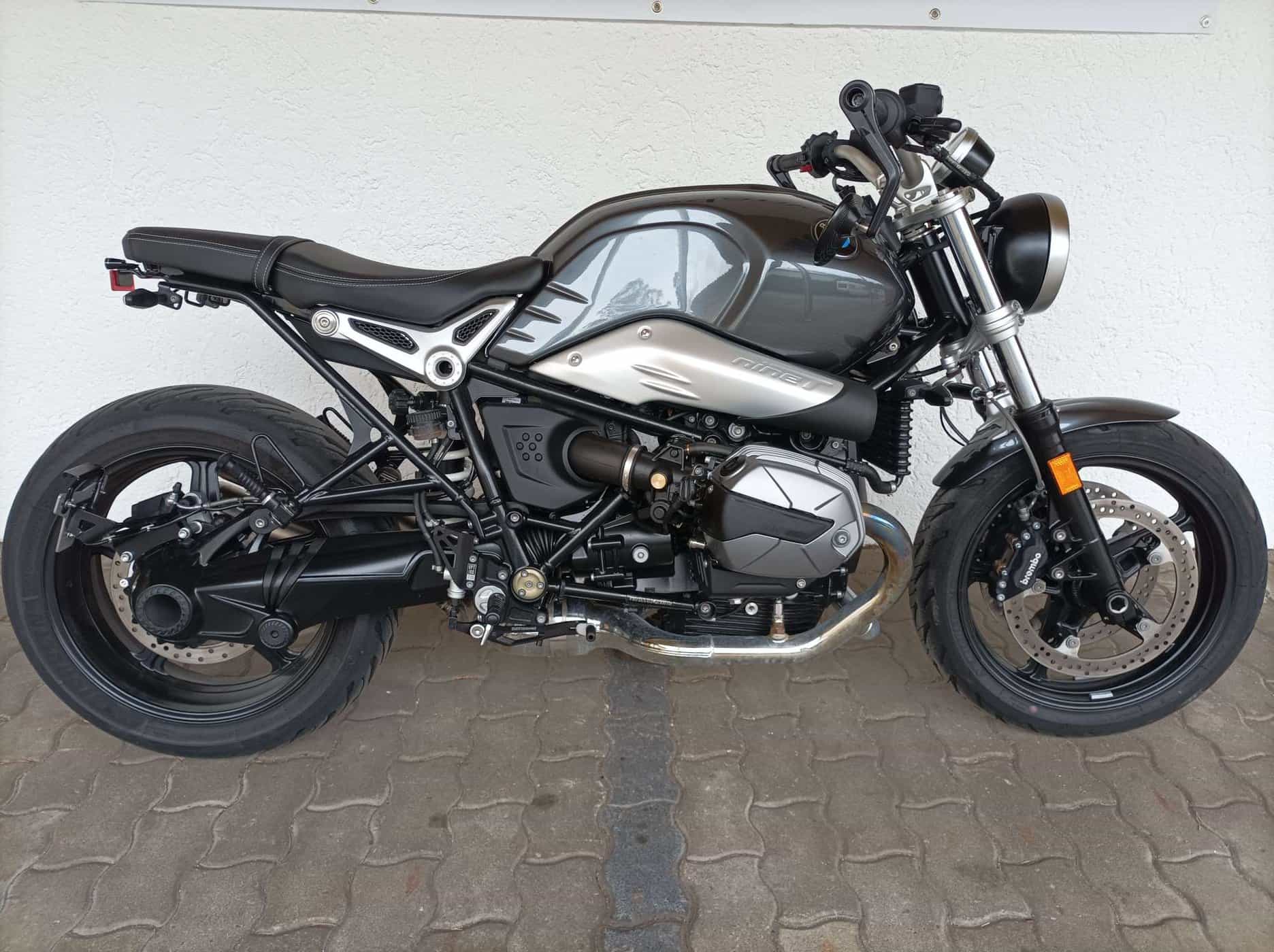 Großes Vorschaubild des Motorrades in einem Bilderkarussell