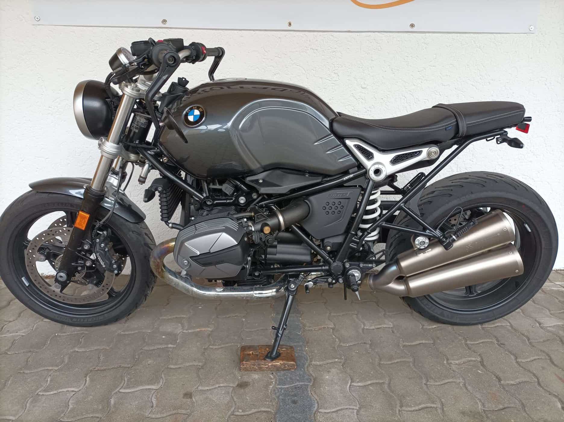 Großes Vorschaubild des Motorrades in einem Bilderkarussell