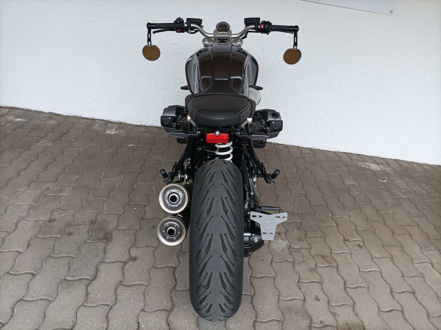 Großes Vorschaubild des Motorrades in einem Bilderkarussell