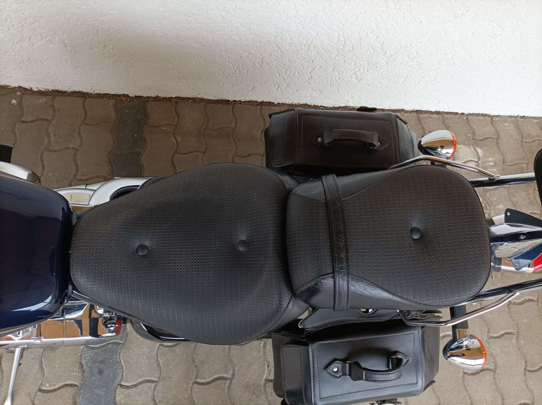 Großes Vorschaubild des Motorrades in einem Bilderkarussell